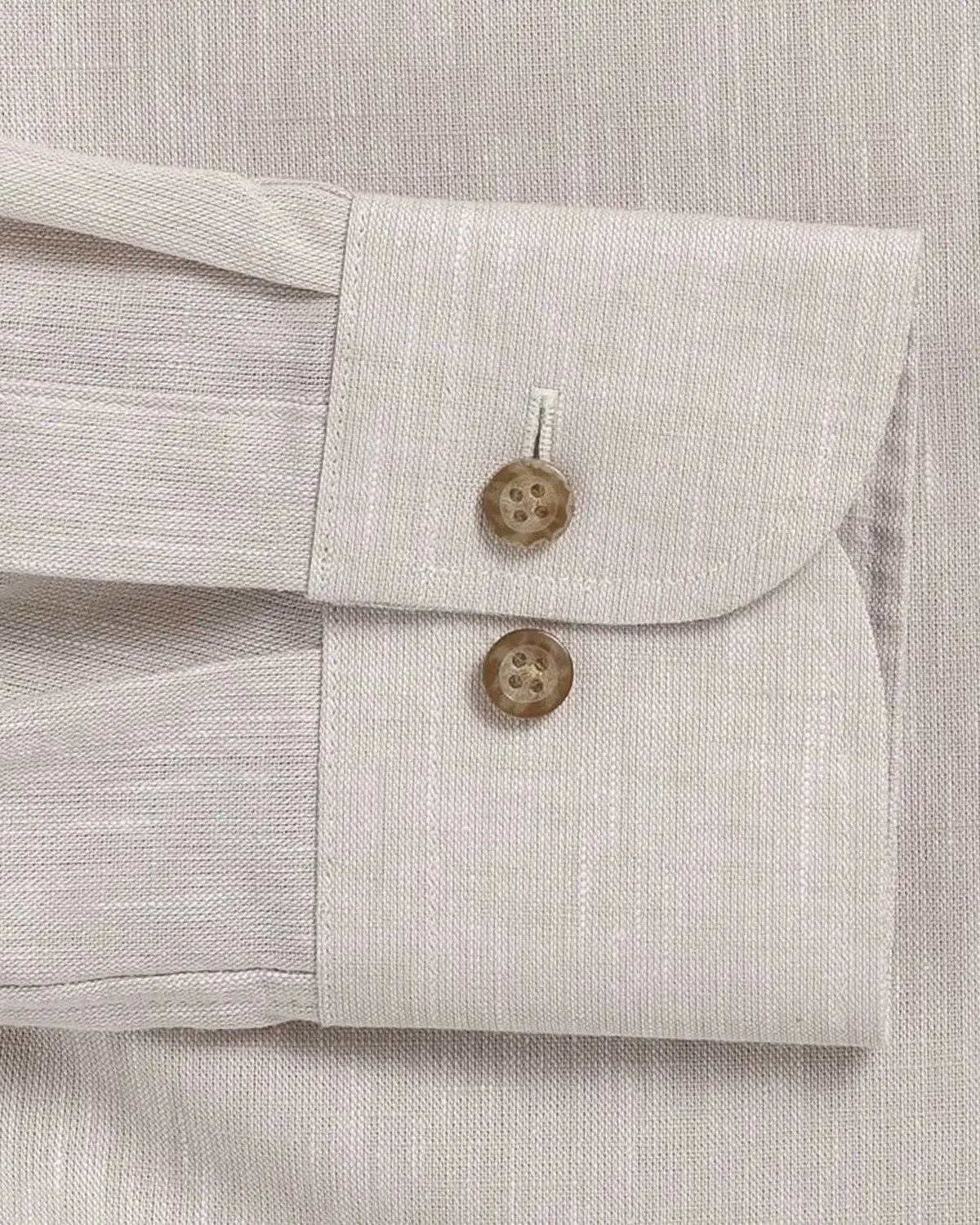 Ecru Sandoval Oxford Chambray shirt sleeve and cuff detail - reinforced buttons