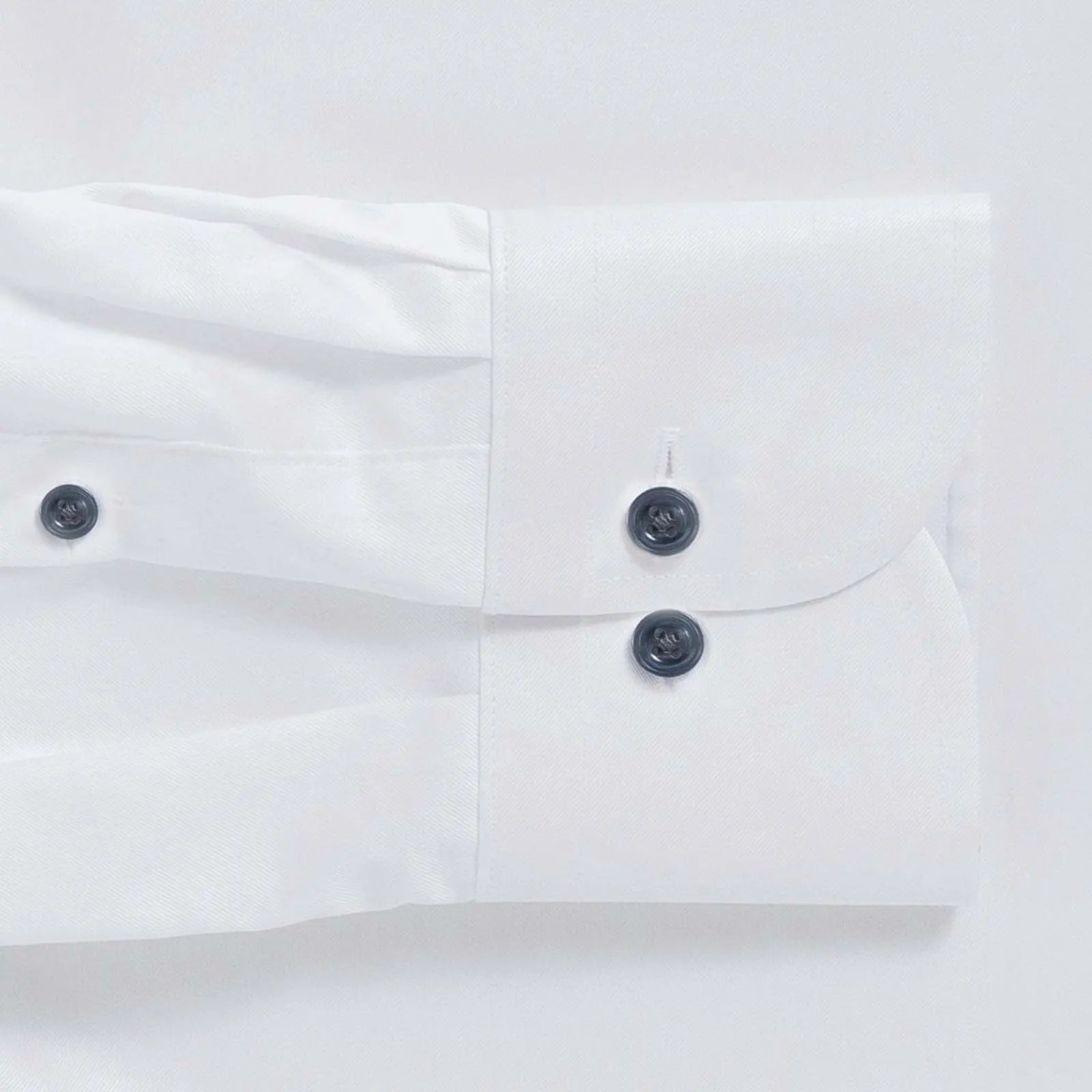 White shirt sleeve with navy button cuff - Signature fine twill detail