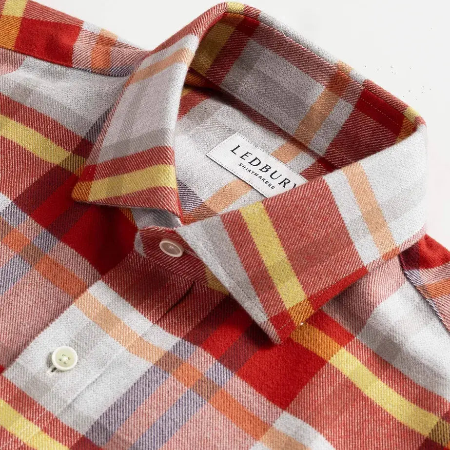 Red Jackman flannel collar detail - semi-spread Quint collar construction