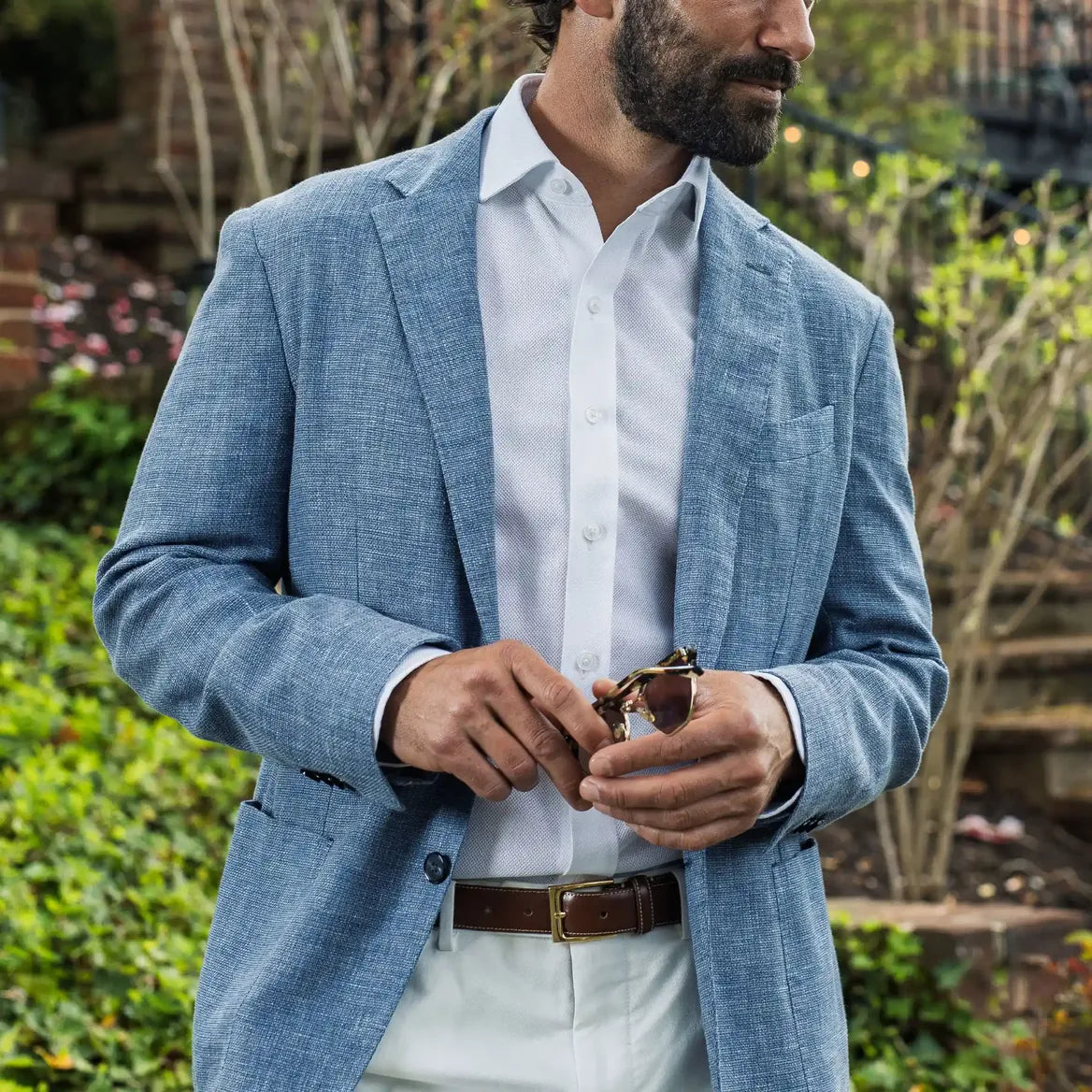 Man wearing white Vento Giro Inglese shirt lifestyle - Ledbury breathable dress shirt