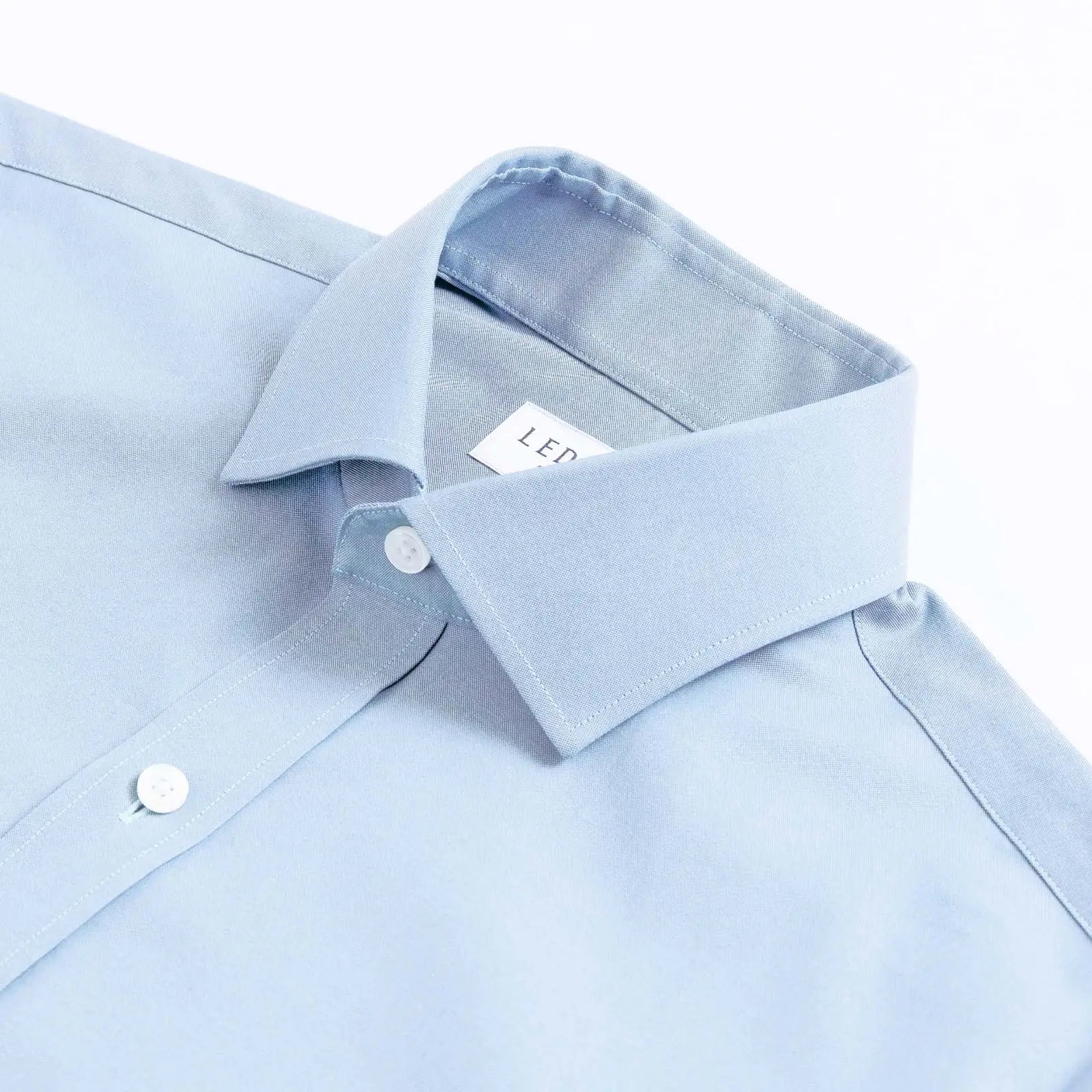 Light blue Duval Pinpoint Oxford shirt collar detail - semi spread quint collar close-up