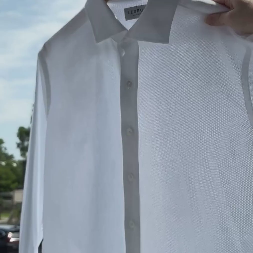 Video showing the breathability of the vento giro inglese shirt by Ledbury